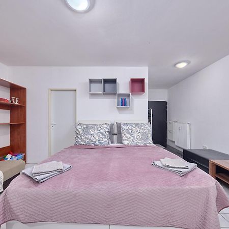 Relax Apartment Bratislava Esterno foto